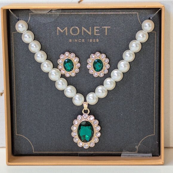 Monet Jewelry - Monet Pearl and Green Necklace Set